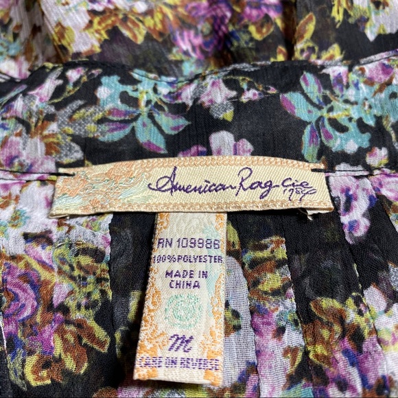 Sheer light blouse - Picture 3 of 3